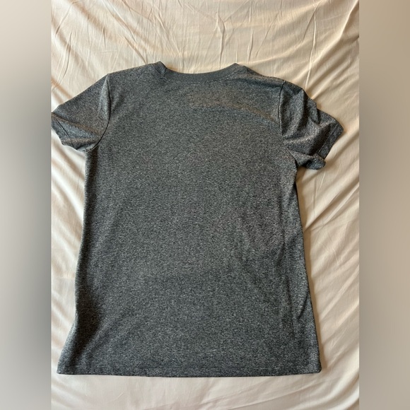 Nike shirt - Picture 3 of 3